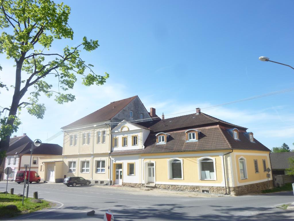 Guest House U Zlateho Jelena Žinkovy Zewnętrze zdjęcie